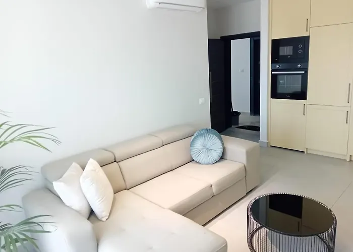 Wesley Qerret * Golem (Tirana)