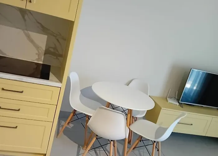 Wesley Qerret Apartament Golem (Tirana)